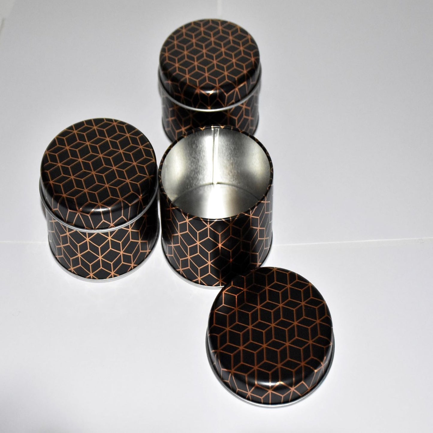 Metalen blikjes/doosjes met gouden patronen 2x
