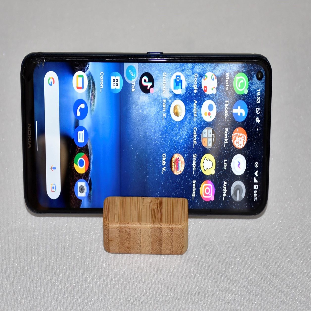 Standhouder Bamboe Desktop -Smart phone , ipad, tablets.